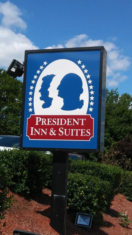 Motel President &